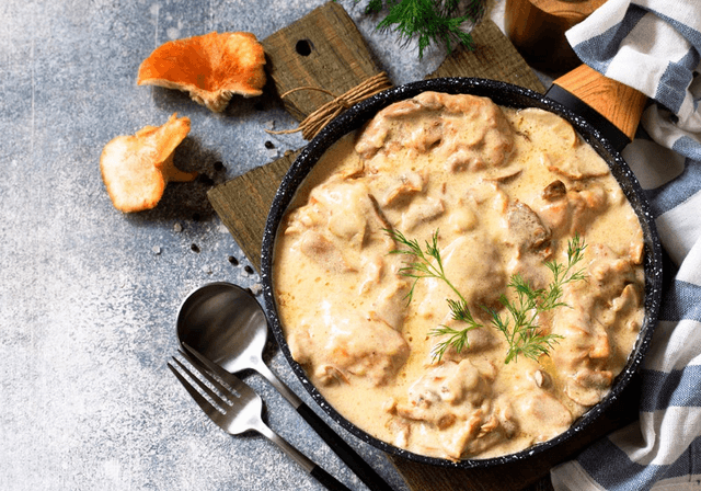 Κοτόπουλο μεθυσμένο με μανιτάρια πλευρώτους